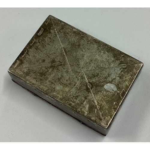 168 - A fine Antique Asian silver pill box. Approx. 23 grams. Est. £40 - £60.