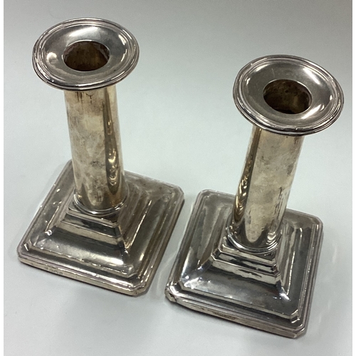 17 - A pair of Victorian silver candlesticks. Sheffield 1899. Approx. 520 grams of gross weight. Est. £60... 