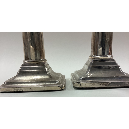 17 - A pair of Victorian silver candlesticks. Sheffield 1899. Approx. 520 grams of gross weight. Est. £60... 