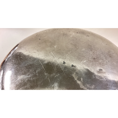 262 - A large Antique 18th Century Continental silver bowl. Marked to base. Approx. 638 grams. Est. £600 -... 