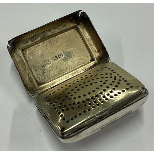 362 - A large George III silver vinaigrette with pierced grille. Maker & lion mark only. By GM. Approx. 30... 