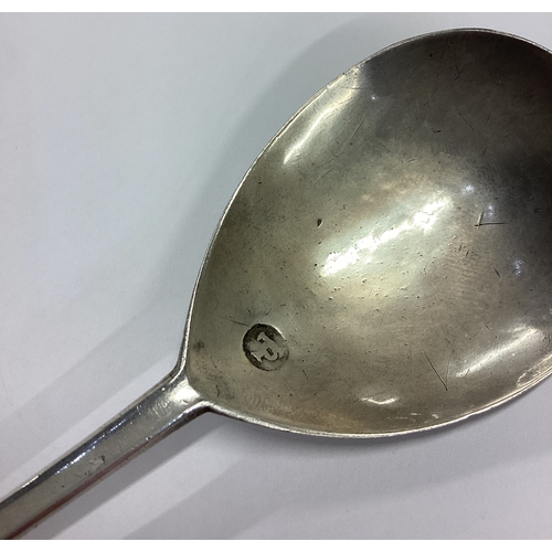 368 - A Provincial silver Maidenhead spoon. Marked to bowl. Tones & Dartmouth. Circa 1629. By Thomas Punch... 