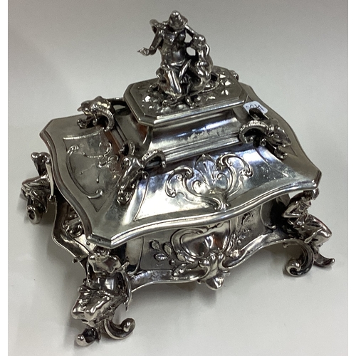 488 - A large 19th Century German silver casket. Approx. 505 grams. Approx. 13cm x 10cm x 12.5cm high. Est... 