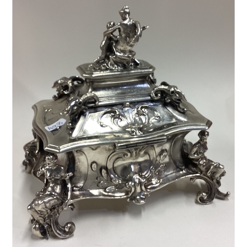 488 - A large 19th Century German silver casket. Approx. 505 grams. Approx. 13cm x 10cm x 12.5cm high. Est... 