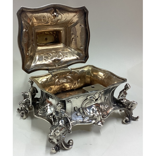 488 - A large 19th Century German silver casket. Approx. 505 grams. Approx. 13cm x 10cm x 12.5cm high. Est... 