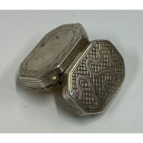 567 - A George III silver vinaigrette with bright-cut decoration. By Samuel Pemberton. Approx. 9 grams. Es... 