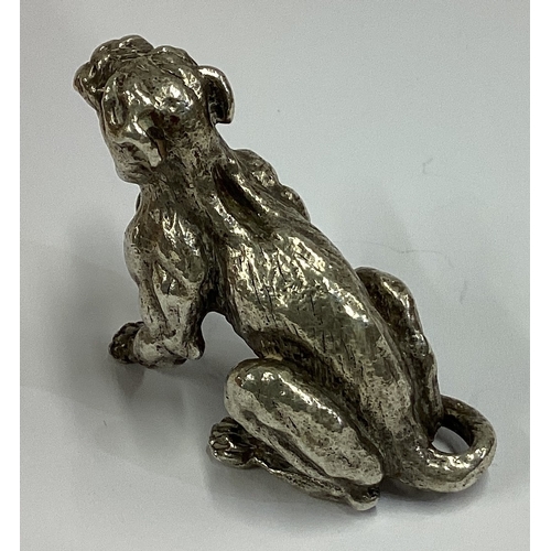 570 - A cast silver figure of a big cat. London 1982. Approx. 119 grams. Est. £200 - £300.