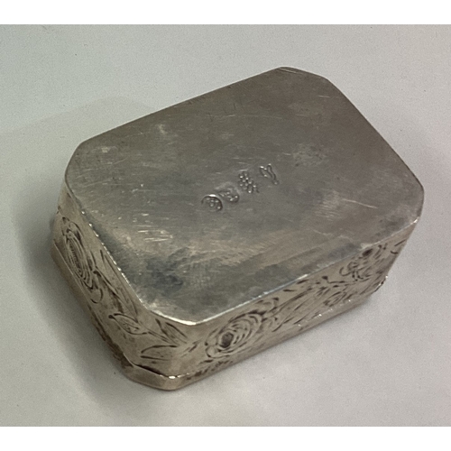 678 - A Continental silver snuff box with chased scene to cover bearing English import marks. Approx. 67 g... 