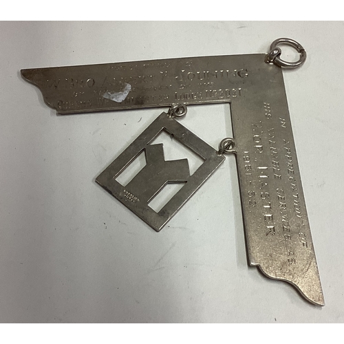 687 - A large Australian silver Masonic badge. Marked Sterling. Approx. 73 grams. Est. £60 - £80.