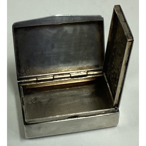 724 - A heavy Sterling silver vinaigrette. Approx. 32 grams. Est. £60 - £80.