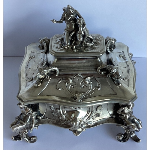 488 - A large 19th Century German silver casket. Approx. 505 grams. Approx. 13cm x 10cm x 12.5cm high. Est... 