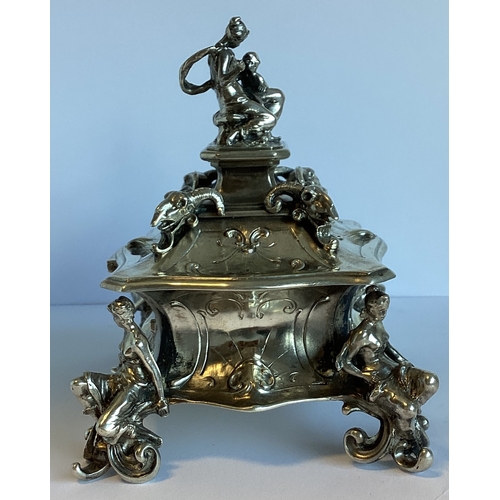 488 - A large 19th Century German silver casket. Approx. 505 grams. Approx. 13cm x 10cm x 12.5cm high. Est... 