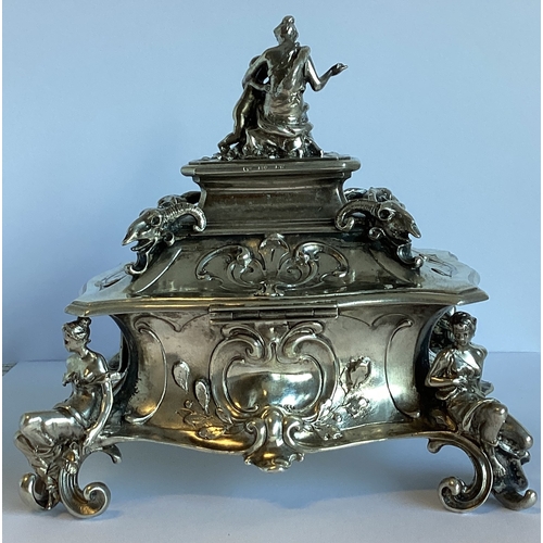 488 - A large 19th Century German silver casket. Approx. 505 grams. Approx. 13cm x 10cm x 12.5cm high. Est... 