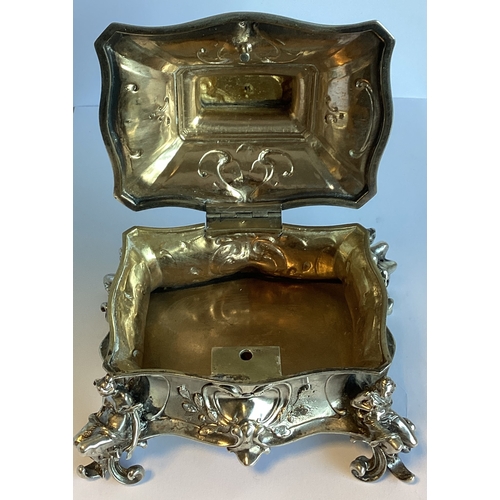 488 - A large 19th Century German silver casket. Approx. 505 grams. Approx. 13cm x 10cm x 12.5cm high. Est... 