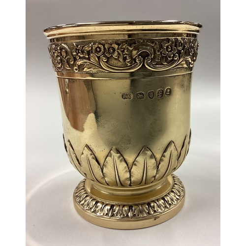 135 - PAUL STORR: A fine and rare silver gilt beaker. London 1821. Approx. 147 grams. Est. £2000 - £3000.