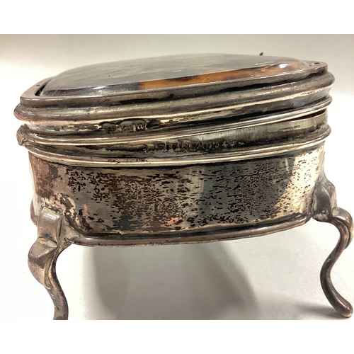 138 - A large silver and tortoiseshell jewellery box. London 1916. Approx. 232 grams of gross weight. Est.... 