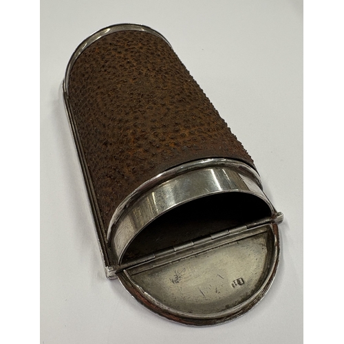 254 - A large and fine William IV silver nutmeg grater. London 1824. By John Robins. Approx. 78 grams. Est... 