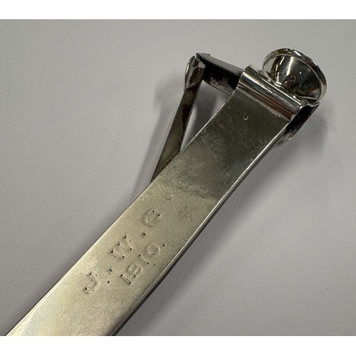 276 - An Edwardian silver cigar cutter. London 1908. Approx. 100 grams. Est. £30 - £40.