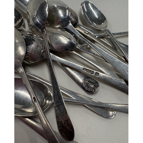 36 - A fine collection of mid to late 18th Century silver spoons. Various dates and makers. Approx. 123 g... 