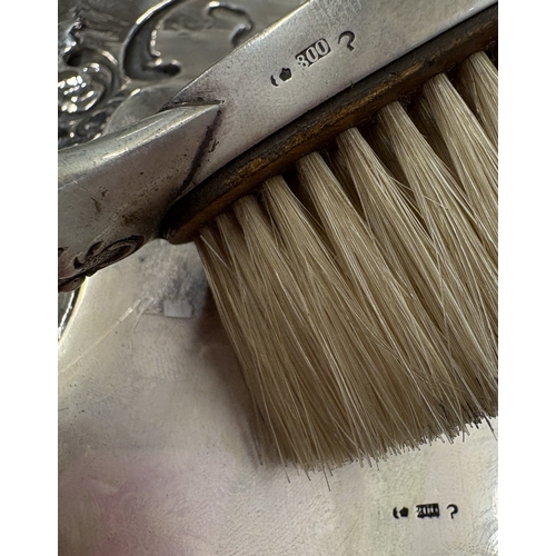 360 - A large 19th Century Continental silver crumb sweeper with brush. Marked to reverse. Approx. 478 gra... 