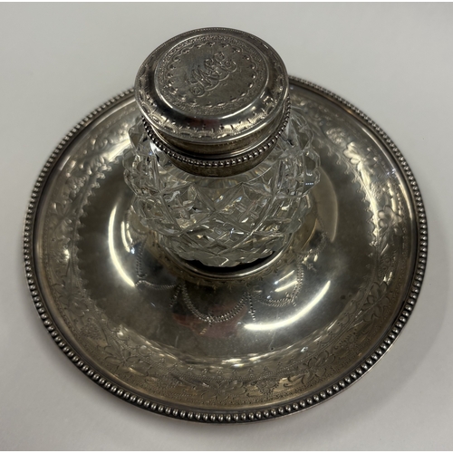 441 - A Victorian silver inkwell with engraved decoration. London 1863. By Barnards. Approx. 426 grams. Es... 