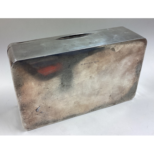 476 - A Chinese export silver cigar box decorated with Chinese writing. By Wai Kee. Approx. 450 grams of g... 