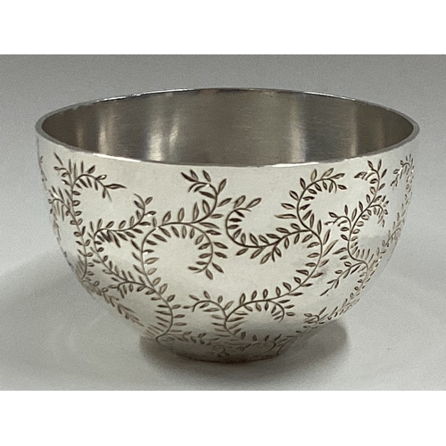 611 - ANGUS MCFAYDEN: EDINBURGH: A fine Contemporary Scottish silver and gold inlayed bowl of tapering cir... 