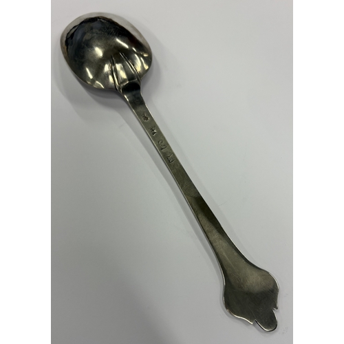 652 - An early Scottish silver trefid spoon. Approx. 57 grams. Est. £60 - £80.