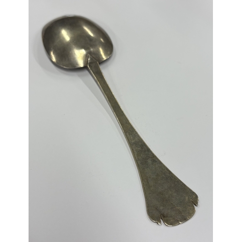 670 - A 17th Century West Country silver trefid spoon. Marked to bowl. Approx. 43 grams. Est. £500 - £800.