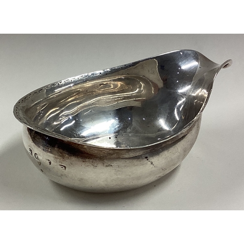 376 - A George III silver pap boat. London 1800. By Robert Hennell. Approx. 63 grams. Est. £80 - £120.