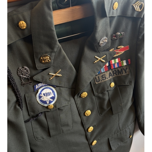 159 - A US Army Airborne dress uniform together with forage cap. Est. £20 - £30.
