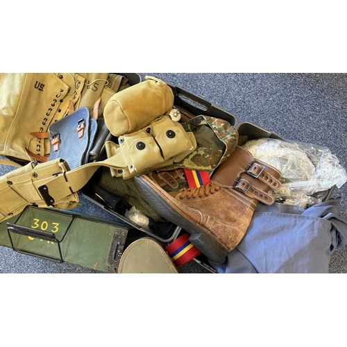 171 - A collection of reproduction and other Militaria. Est. £20 - £30.