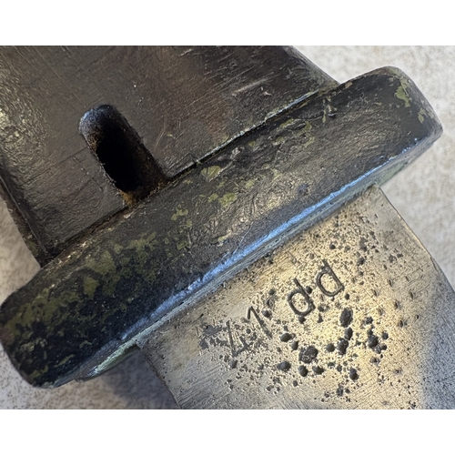 174 - A WW2 Nazi K98 bayonet with scabbard. Est. £30 - £40.