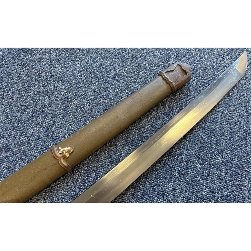 180 - A 20th Century Japanese katana. Est. £20 - £30.