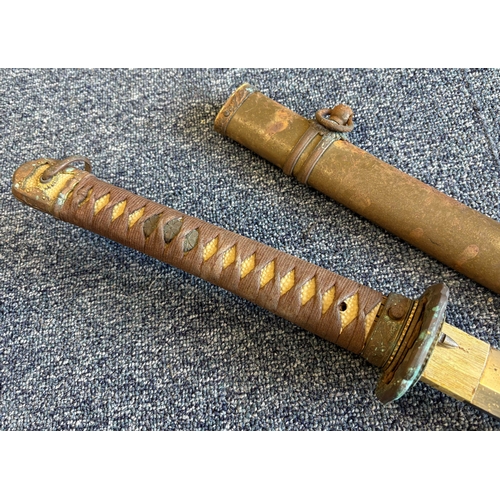 180 - A 20th Century Japanese katana. Est. £20 - £30.