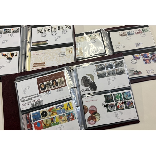 333 - A collection of First Day covers. Est. £20 - £30.