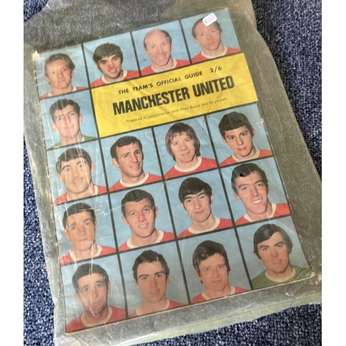 95 - A gilt framed and glazed print depicting David Beckham. Signed to bottom middle and bearing Sportizu... 