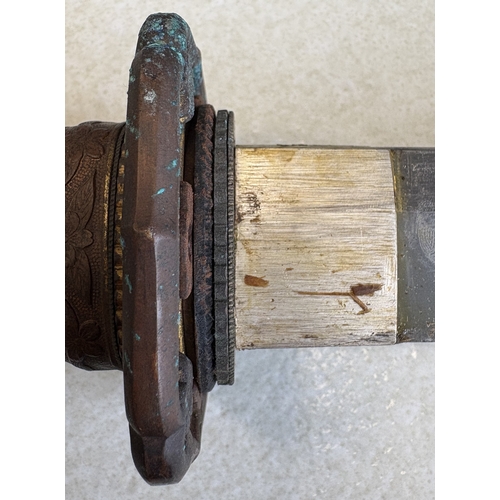 180 - A 20th Century Japanese katana. Est. £20 - £30.