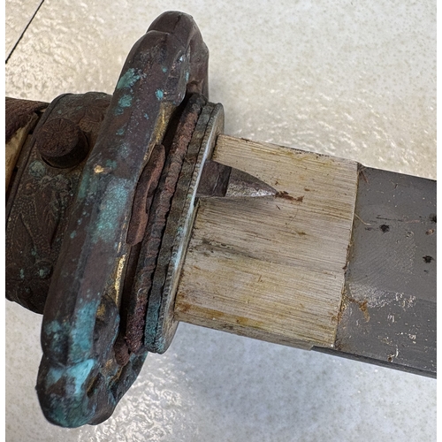 180 - A 20th Century Japanese katana. Est. £20 - £30.