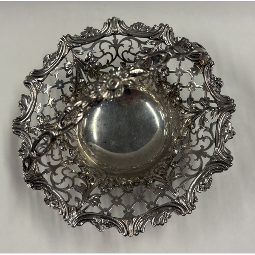 171 - An 18th Century George III silver basket with handle. Circa 1770. By George Green Hill Jones. Approx... 