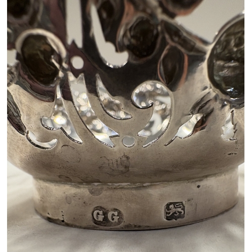 171 - An 18th Century George III silver basket with handle. Circa 1770. By George Green Hill Jones. Approx... 