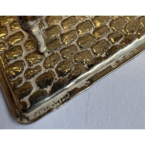 30 - A Continental silver table toy. Approx. 25 grams. Est. £30 - £50.