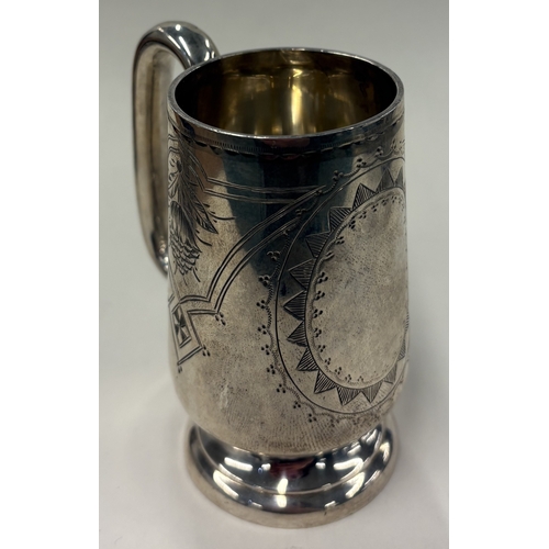 110 - A Victorian silver mug. Birmingham 1871. By Cohen Charles. Approx. 136 grams. Est. £350 - £400.