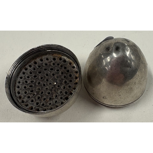 151 - An egg-shaped 18th Century George III silver nutmeg grater. Marked to interior. By Samuel Meriton. A... 