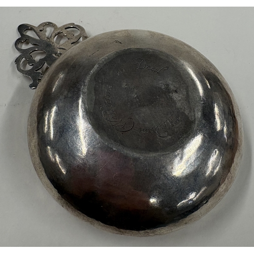 181 - A large and rare Queen Anne silver wine taster. London 1710. By Samuel Hawkes. Approx. 217 grams. Es... 