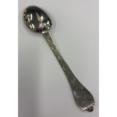 262 - A 17th Century silver trefid spoon. London 1696. By William Scarlett. Approx. 45 grams. Est. £600 - ... 