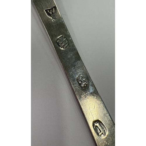 262 - A 17th Century silver trefid spoon. London 1696. By William Scarlett. Approx. 45 grams. Est. £600 - ... 
