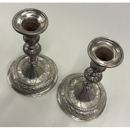 7 - A rare pair of Queen Anne silver tapersticks. Marked to bases. Circa 1690. Approx. 241 grams. Est. £... 