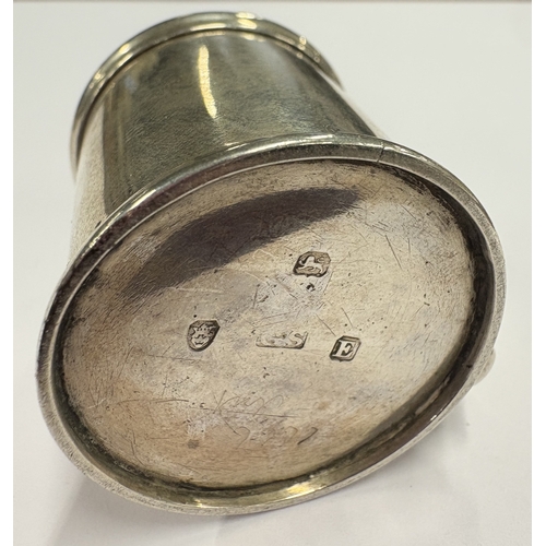 187 - A George III silver pepper. London 1800. Approx. 43 grams. Est. £150 - £200.