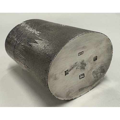 189 - An unusual modernistic silver peppermint box with lift-off cover. Birmingham 1978. By William Adams ... 